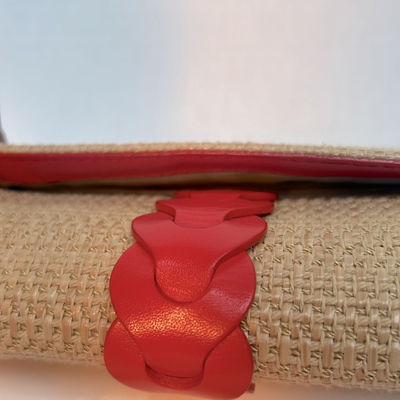 COLE HANN Beige and red woven straw and leather Bedford crossbody bag. - Picture 7 of 9